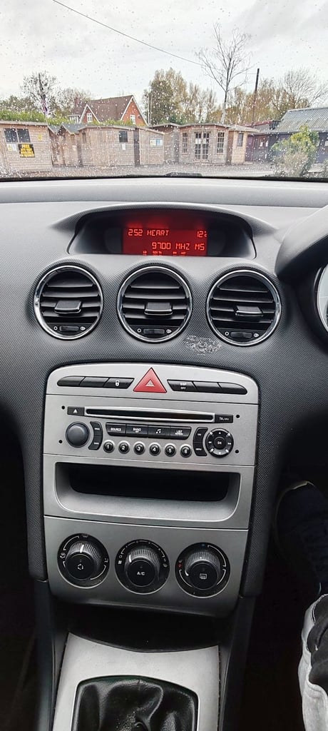 Peugeot, 308, Hatchback, 2011, Manual, 1598 (cc), 5 doors