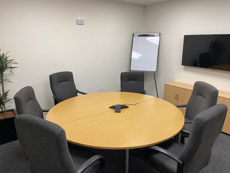 Harpenden - AL5 4US, Coworking space in Regus Harpenden, Waterside