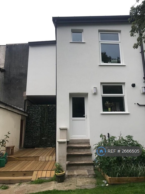 3 bedroom house in Regent Street, Padfield, Glossop, SK13 (3 bed) (#2666505)