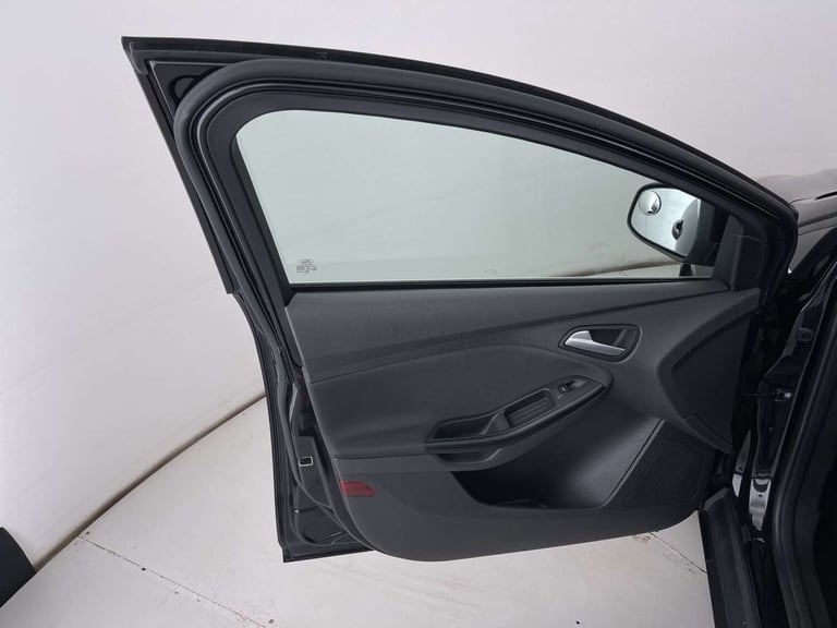 2014 Ford Focus 1.0 Focus Zetec T 5dr Hatchback Petrol Manual