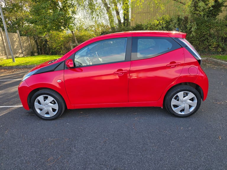 Toyota, AYGO, Hatchback, 2015, Manual, 998 (cc), 5 doors, euro 6, Peugeot 108, Citroen C1