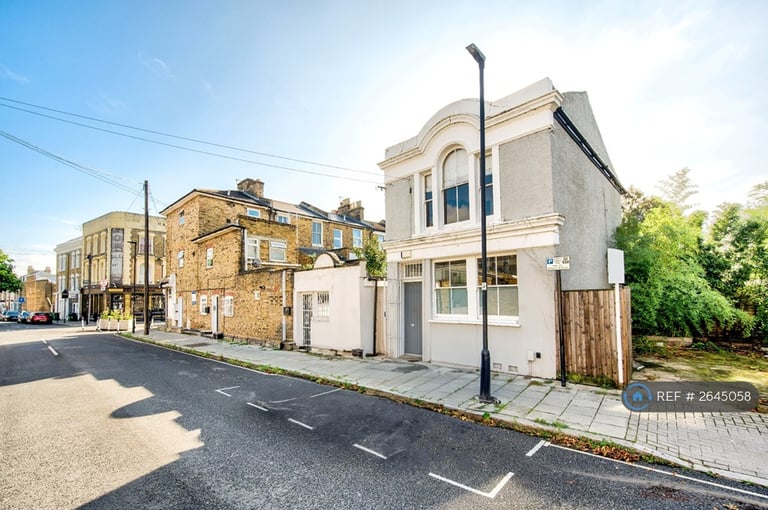 image for 2 bedroom house in Combermere Road, London, SW9 (2 bed) (#2645058)