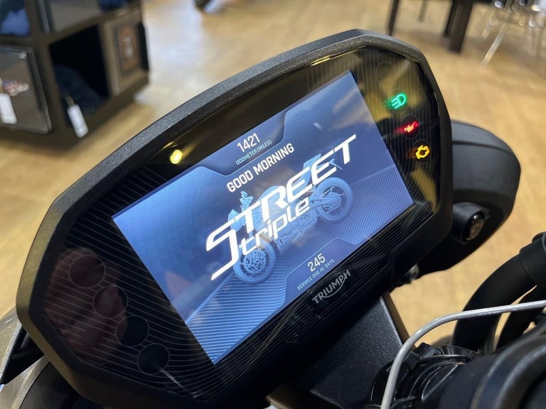 2024 Triumph Street Triple 765 RS STANDARD COLOUR Petrol silver 6 Speed
