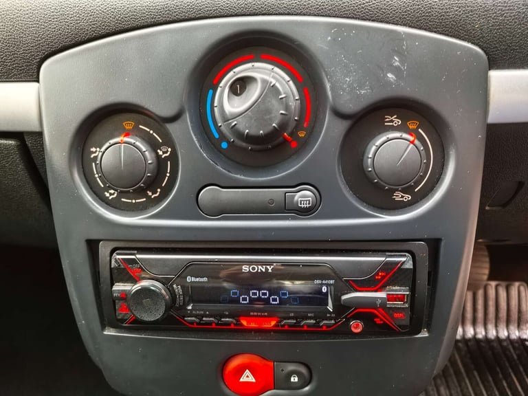 2009 Renault Clio 1.1 Clio Expression 16v 5dr Hatchback Petrol Manual