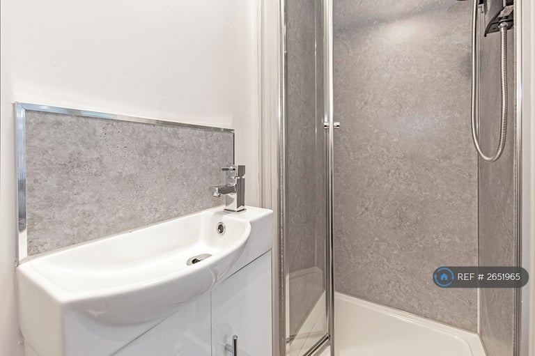 Studio flat in Agden Road, Sheffield, S7 (#2651965)