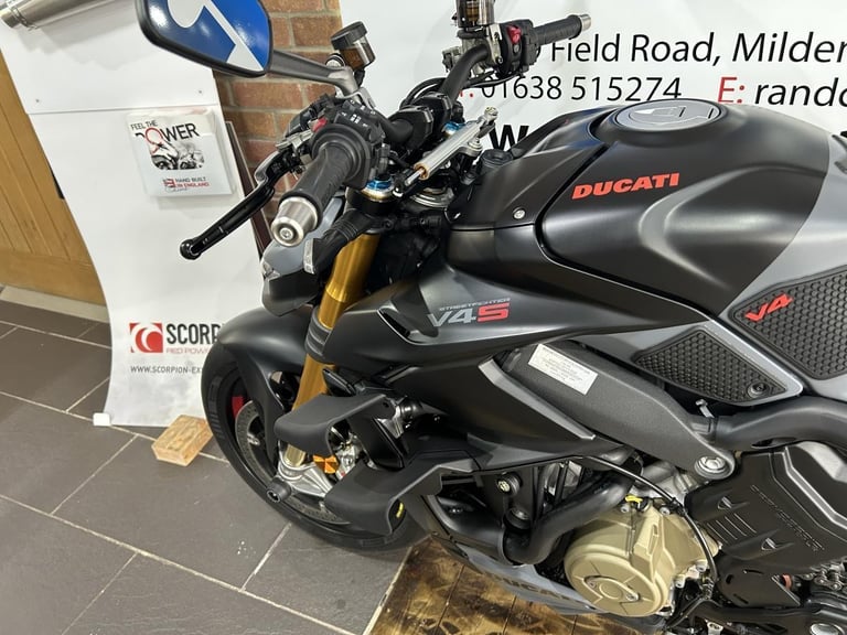 2023 Ducati Streetfighter V4s
