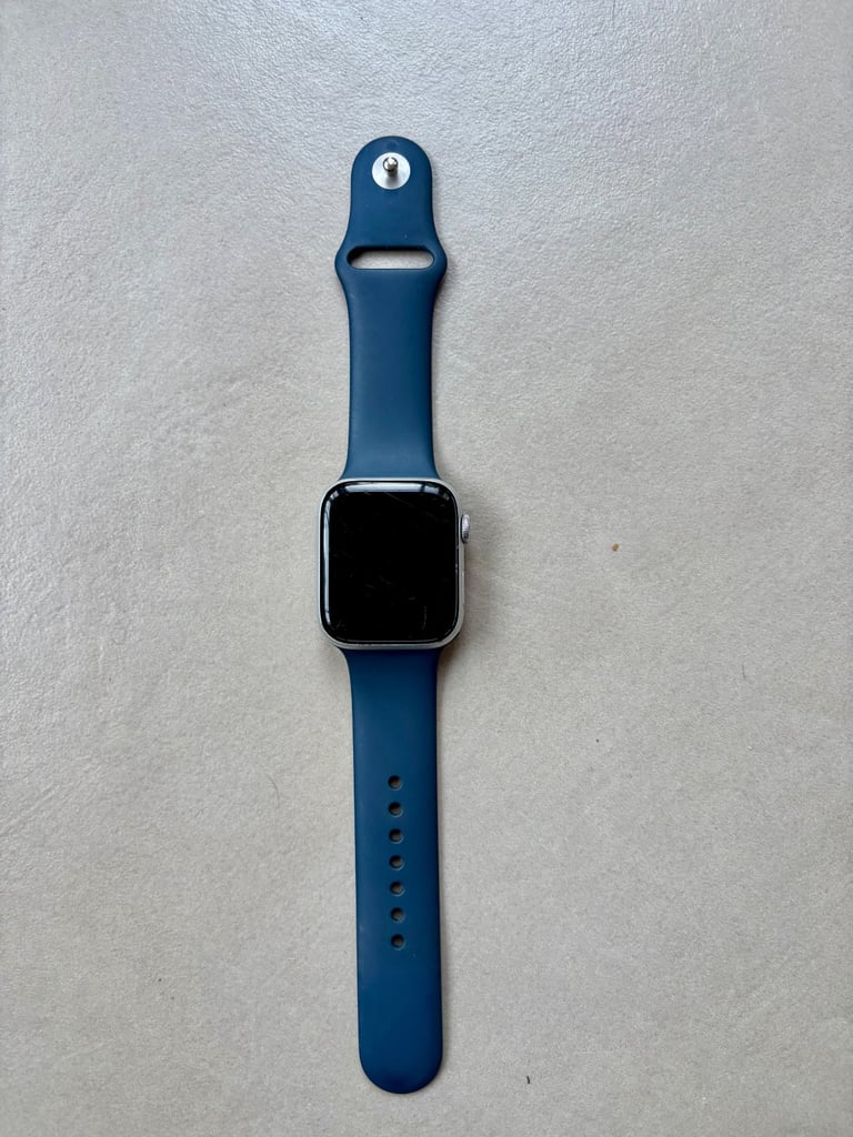 Apple Watch Series 4 Model A1978 ~ NEW BATTERY 100% health !!