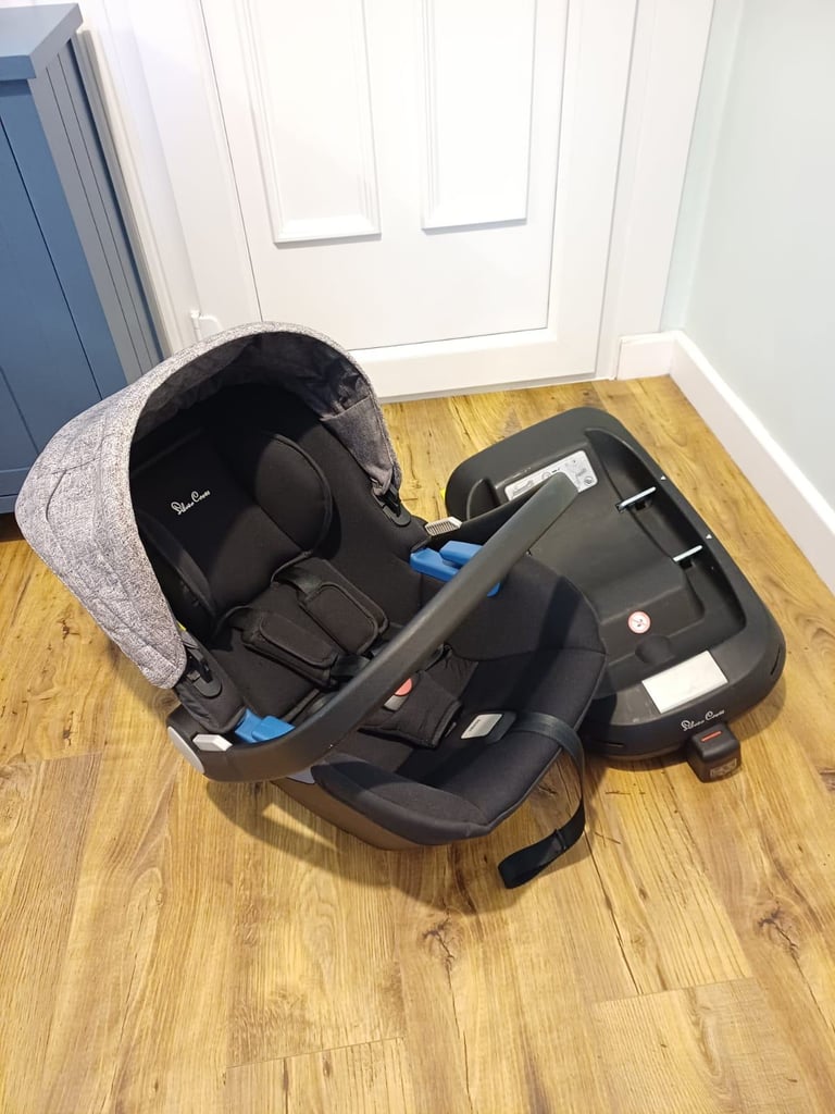 Silvercross Simplicity Pram and Car Seat Bundle