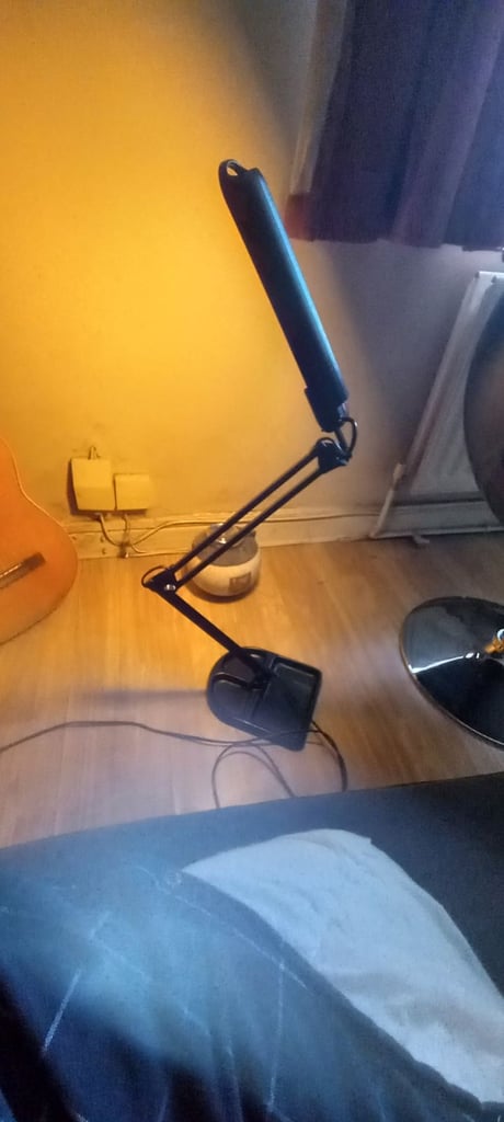 Desk lamp