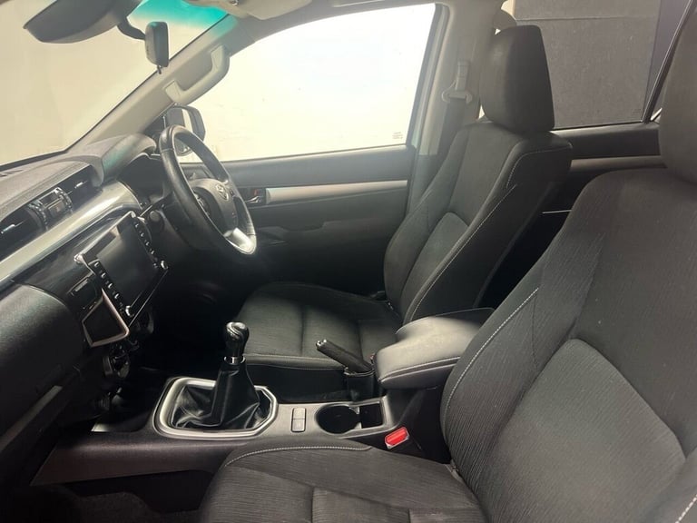 2022 Toyota Hilux 2.4 D-4D Icon Pickup Double Cab 4dr Diesel Manual 4WD Euro 6 (s/s) (150 ps) PIC...