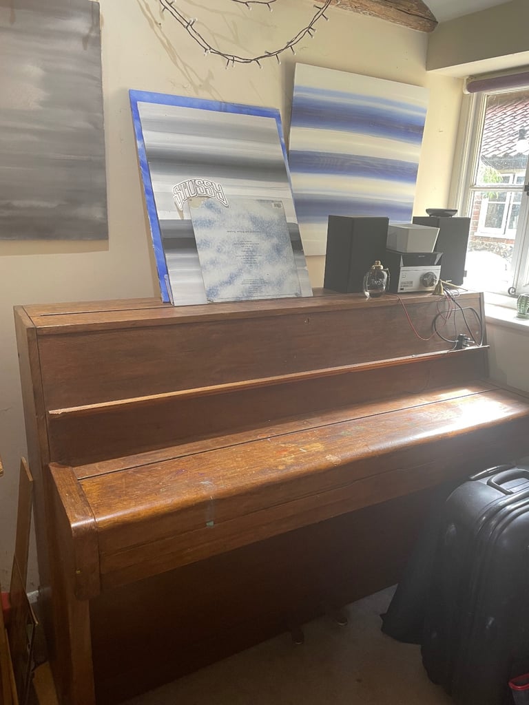 Free upright piano