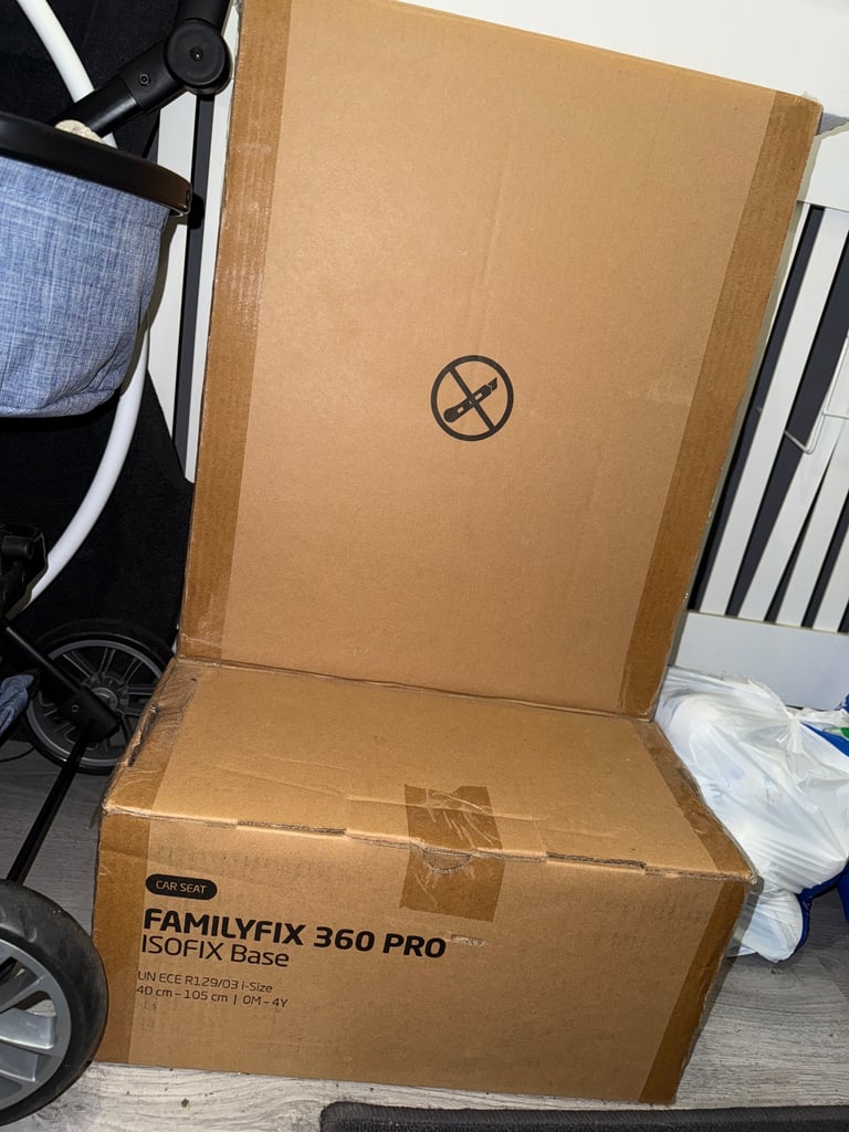 Full Maxi Cosi travel system 