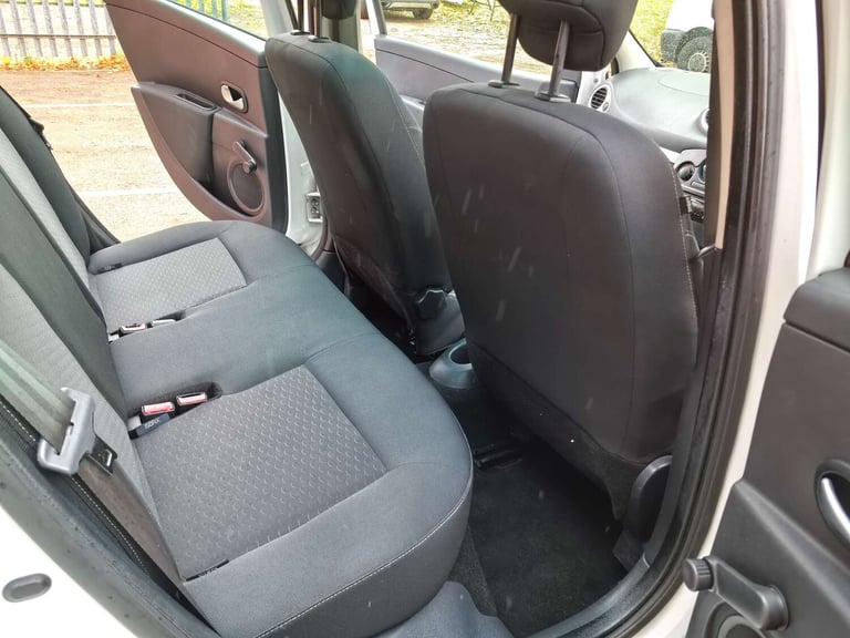 2009 Renault Clio 1.1 Clio Expression 16v 5dr Hatchback Petrol Manual