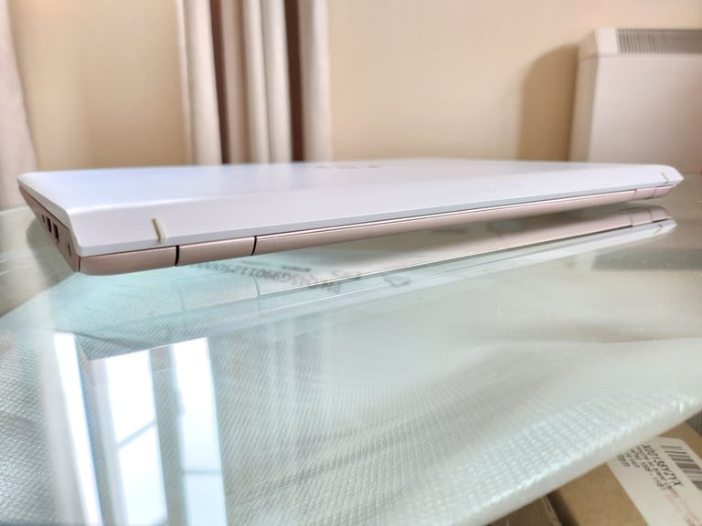 ❤️ HP Pavilion 14" White & Rose Gold i3-7100U 8GB RAM 128GB SSD Bang & Olufsen Laptop Mint Condition