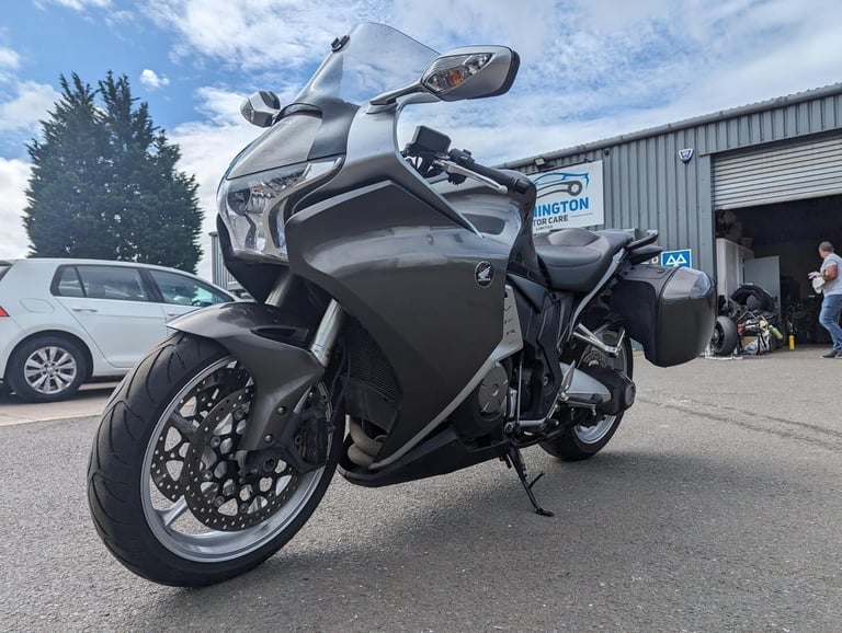 2014 14 HONDA VFR1200F-D VFR1200 F SILVER SPORTS TOURER ABS VFR 1200 NEW MOT