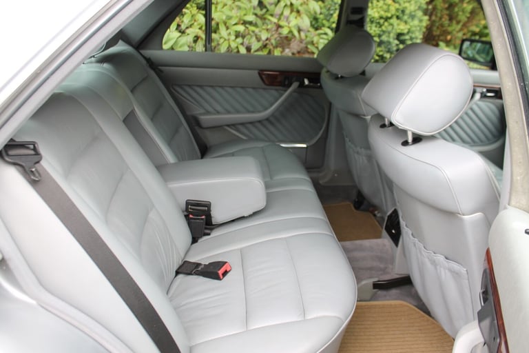 1990 Mercedes-Benz S-Class 300 SE 4dr Auto [4] SALOON Petrol Automatic