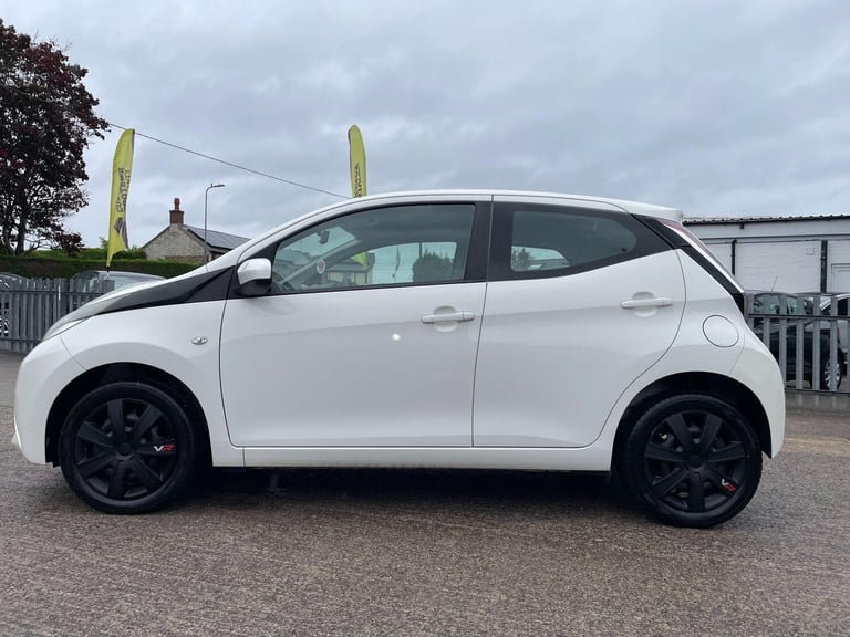  Toyota AYGO 1.0 VVT-i x-play Euro 5 5dr Euro 5 Petrol Manual