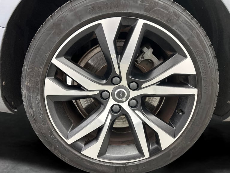 2020 Volvo V60 2.0h T8 Twin Engine 11.6kWh R-Design Plus Estate 5dr Petrol Plug-in Hybrid  Estate...