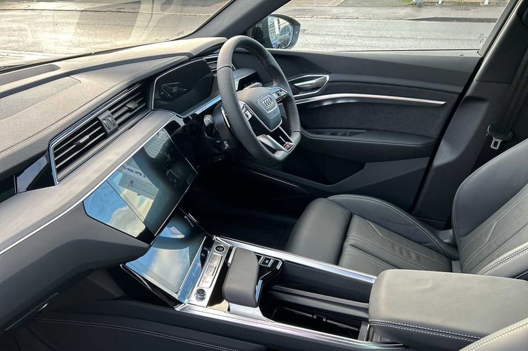 2023 Audi Q8 300kW 55 Quattro 114kWh Black Edition 5dr Auto ESTATE ELECTRIC Automatic