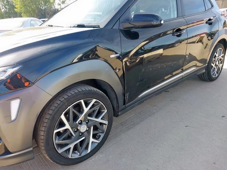 Hyundai Kona breaking 