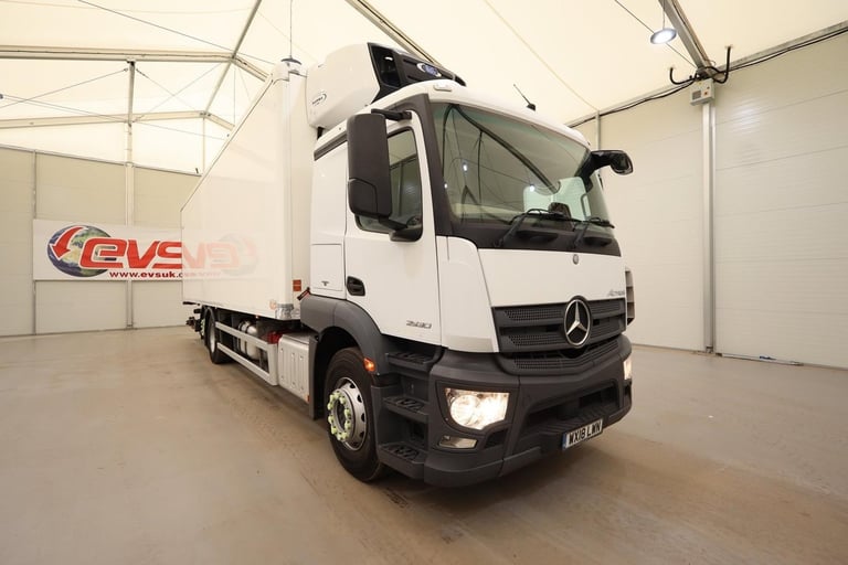 image for 2018 (18 PLATE) Mercedes Benz ACTROS 2530 6x2 Euro 6 Refrigerated