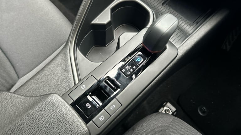 2024 Toyota C-HR 1.8 Hybrid Design 5dr CVT HATCHBACK PETROL/ELECTRIC Automatic