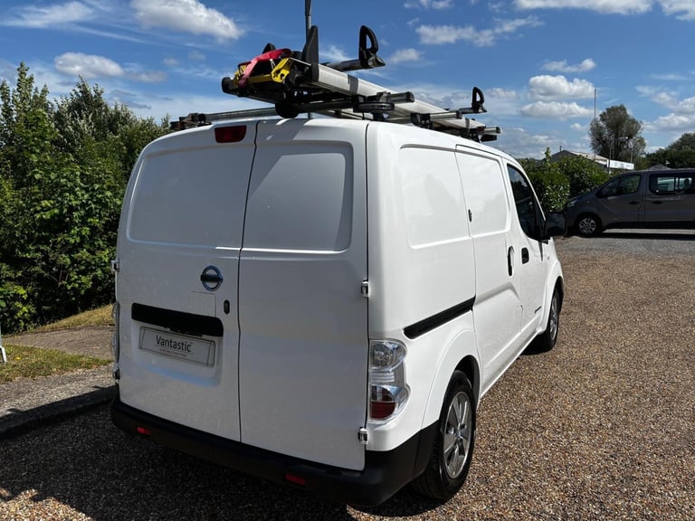 2021 NISSAN E-NV200 80KW TEKNA AUTO 40KWH SAT NAV ALLOYS AIR CON FULLY ELECTRIC