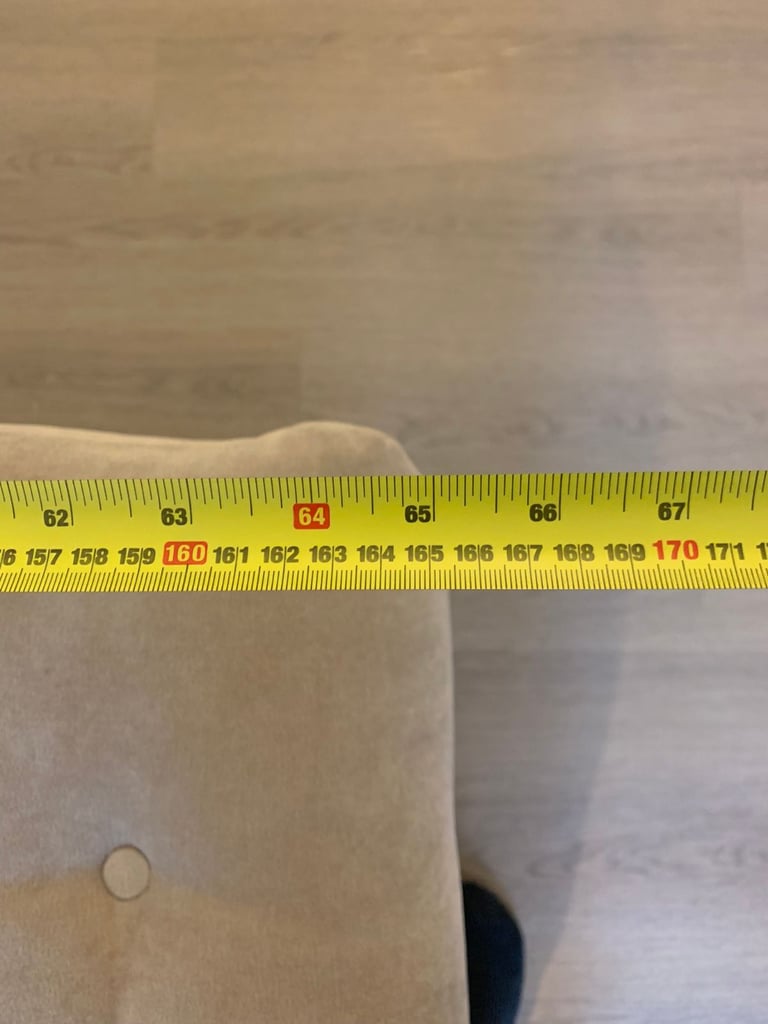 🛋️ Need gone asap – Right-Hand 4-Seater Corner Sofa – Only 6 Months Old – FREE Local Delivery