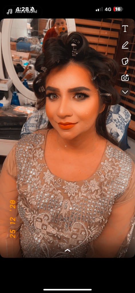 Hair & makeup artist