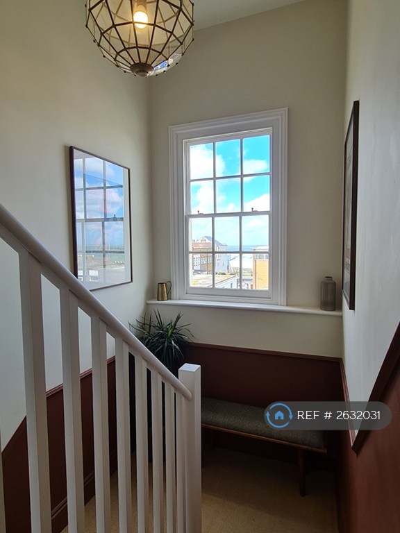 1 bedroom flat in Trinity Square, Margate, CT9 (1 bed) (#2632031)