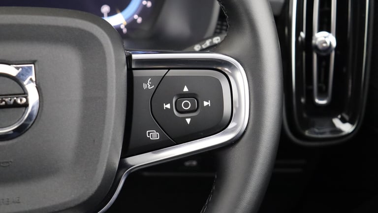 2025 Volvo XC40 2.0 B4P Plus Black Edition 5dr Auto ESTATE PETROL Automatic