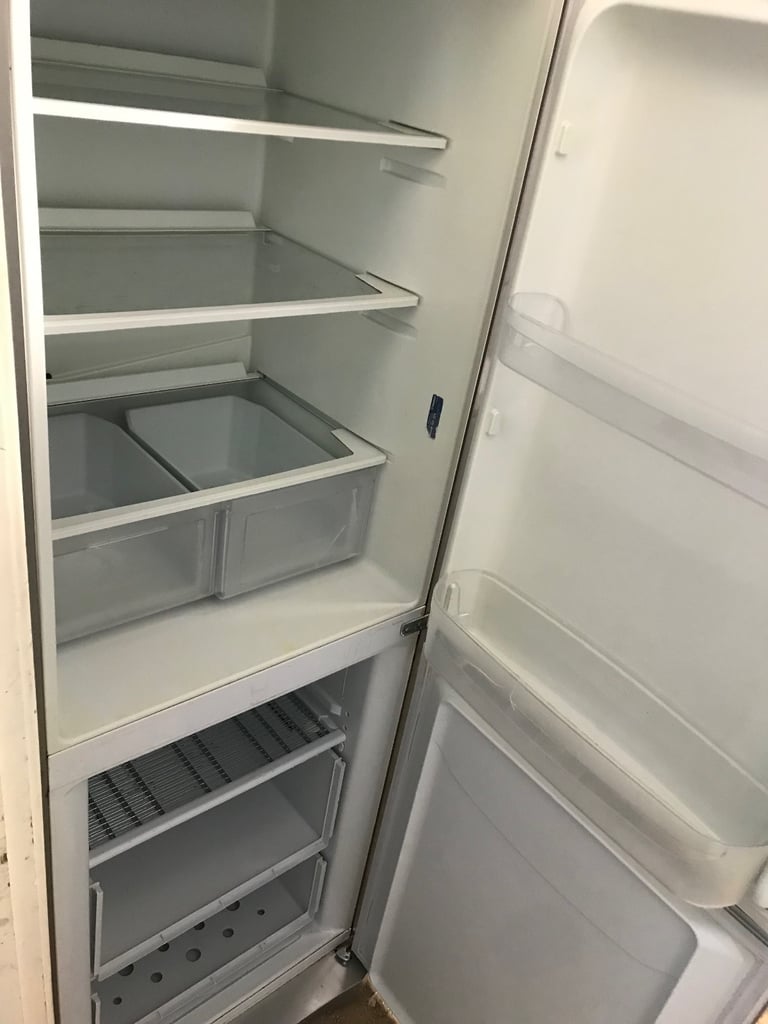 INDESIT FRIDGE FREEZER ONLY £120