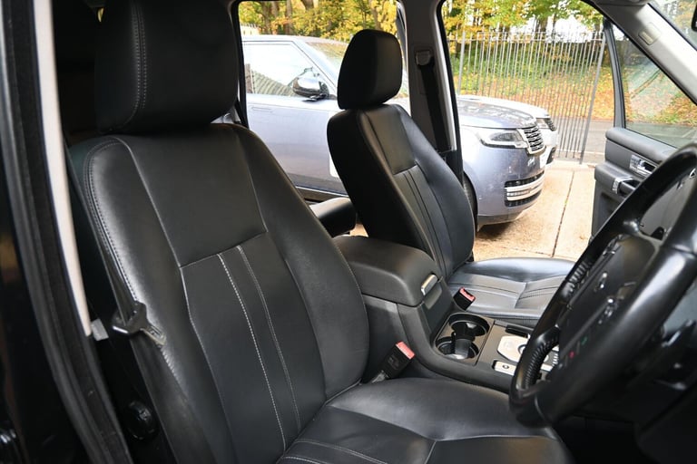 2016 Land Rover Discovery 4 3.0 SD V6 SE Auto 4WD 5dr PANEL VAN Diesel Automatic