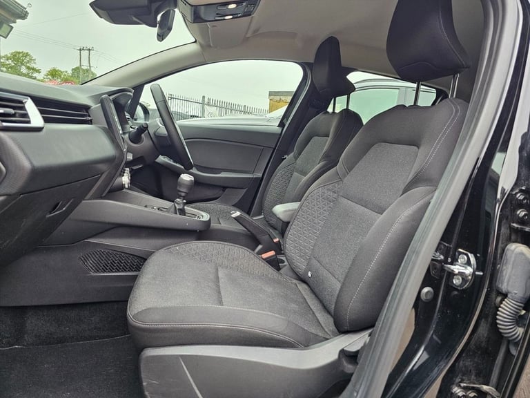 2021 Renault Clio 1.0 TCe 90 Iconic 5dr HATCHBACK PETROL Manual