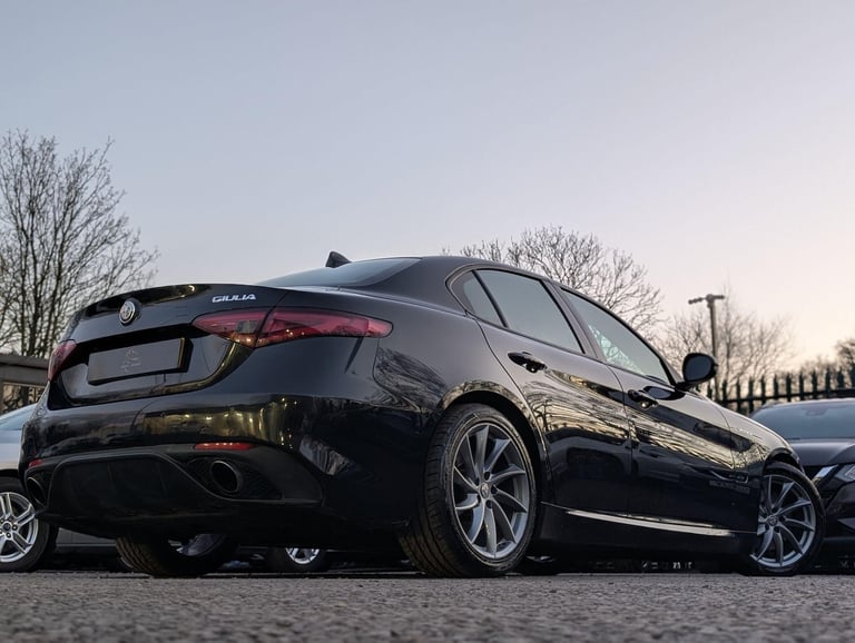 2017 Alfa Romeo Giulia 2.0T Veloce Auto Euro 6 (s/s) 4dr SALOON Petrol Automatic