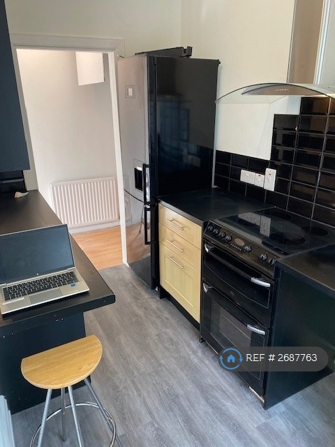 2 bedroom flat in Seamore Street, Largs, KA30 (2 bed) (#2687763)