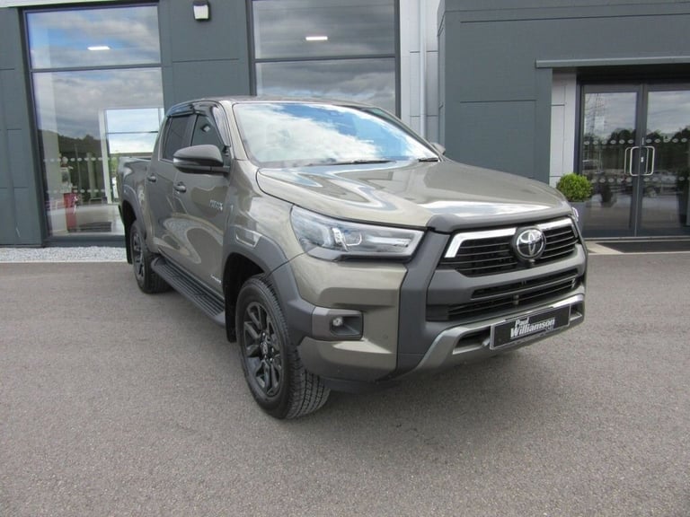 2024 Toyota Hilux 2.8 D-4D Invincible X Pickup Double Cab 4dr Diesel Auto 4WD Euro 6 (s/s) (2 PIC...