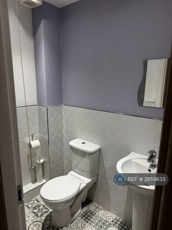 6 bedroom house in Gordon Street, Leamington Spa, CV31 (6 bed) (#2659833)