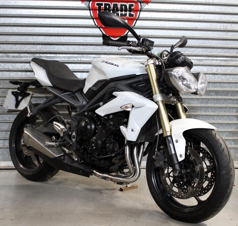 image for 2015 15 TRIUMPH STREET TRIPLE 675 WHITE HPI CLEAR 11K NEW SHAPE TRADE SALE MOT