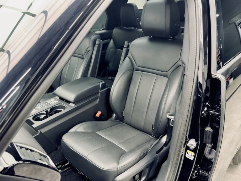 2019 Land Rover Discovery 3.0 SD V6 Landmark Edition SUV 5dr Diesel Auto 4WD Euro 6 (s/s) (306 ps...
