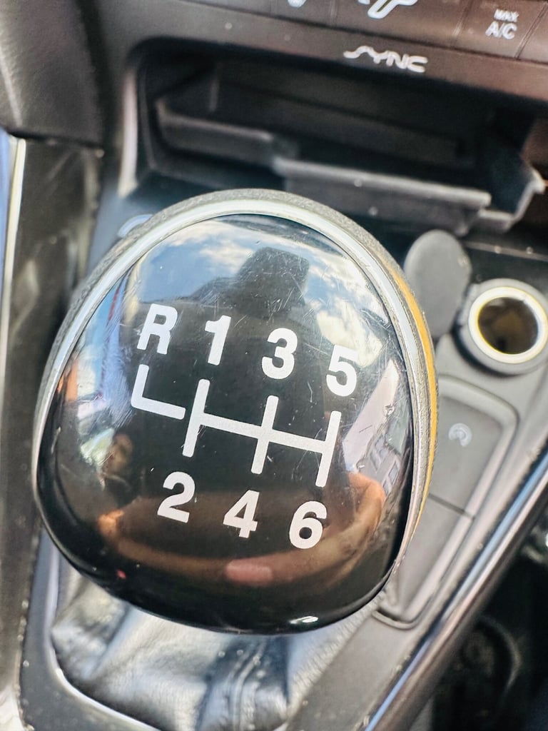 2014 Ford Focus 1.6 TDCi 115 Titanium 5dr HATCHBACK Diesel Manual - Image 14