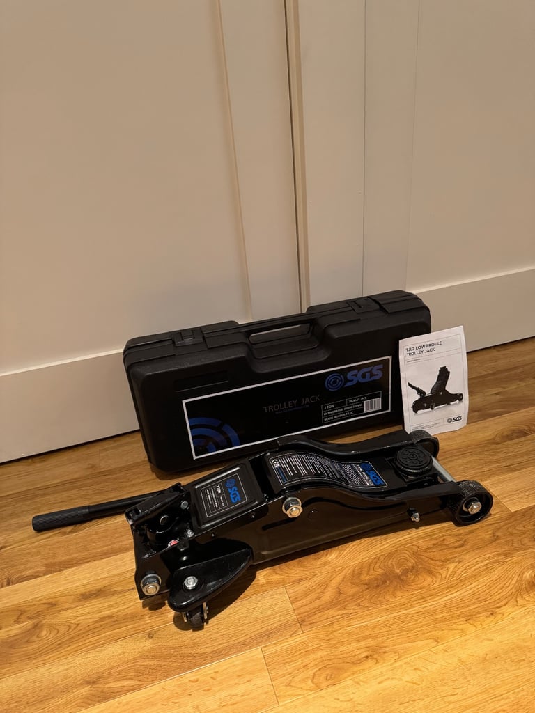 image for SGS 2 Tonne Low Profile Trolley Jack With Carry Case & Jacking Pad