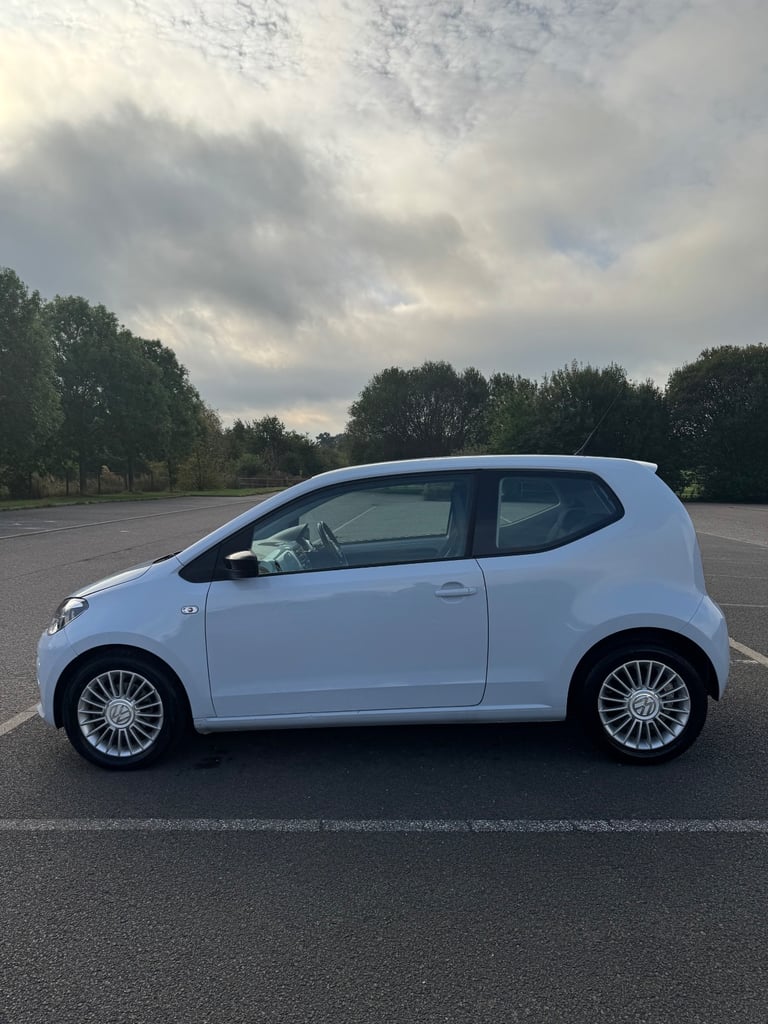 Volkswagen, UP, Hatchback, 2013, Manual, 999 (cc), 3 doors