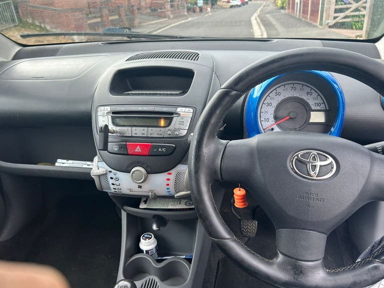Toyota, AYGO, Hatchback, 2010, Manual, 998 (cc), 5 doors
