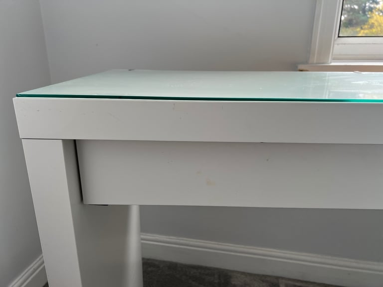 IKEA MALM Dressing table (white) 