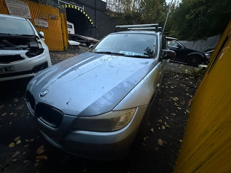 BMW 3 SERIES E90 2010 2.0 PETROL BREAKING FOR PARTS 