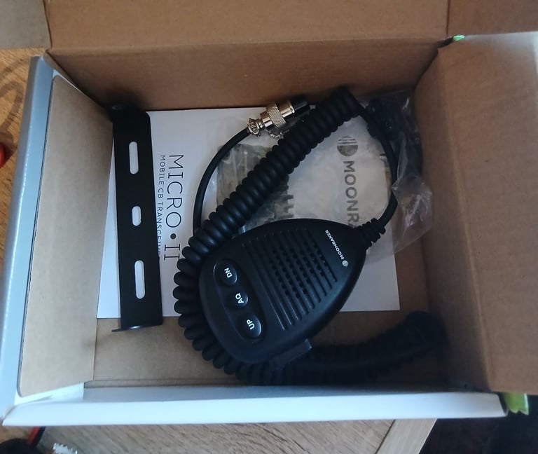 C.B. TRANSCEIVER RADIO