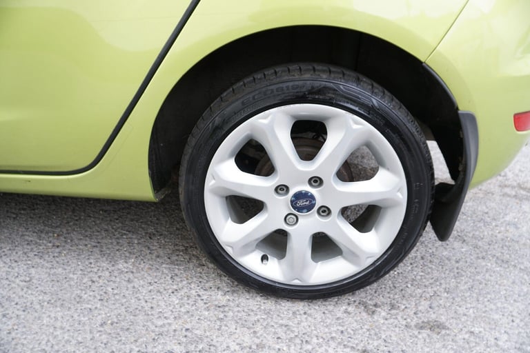 2010 Ford Fiesta 1.6 Titanium 5dr HATCHBACK Petrol Manual
