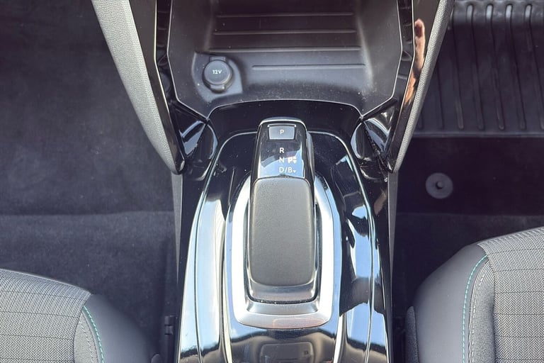  Peugeot E 2008 50kwh Allure Premium Suv 5dr Electric Auto 7kw Charger 136 Ps