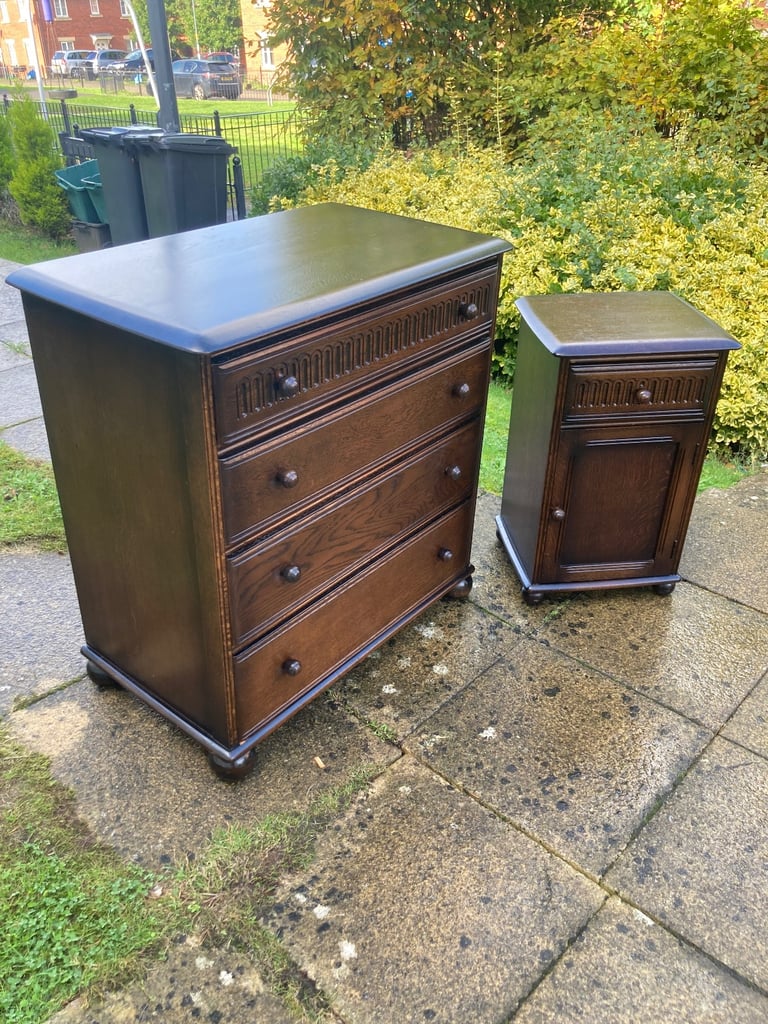 Antique mid century oak chest of drawer and side table set (delivery available)